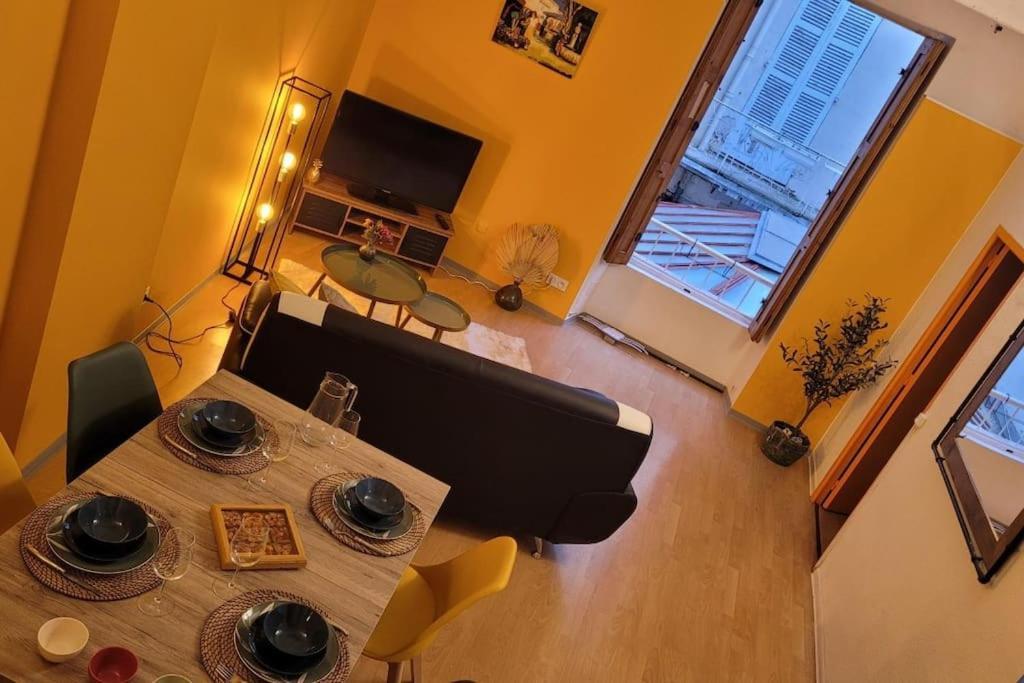 A 2 Pas Du Palais De Papes Apartment *