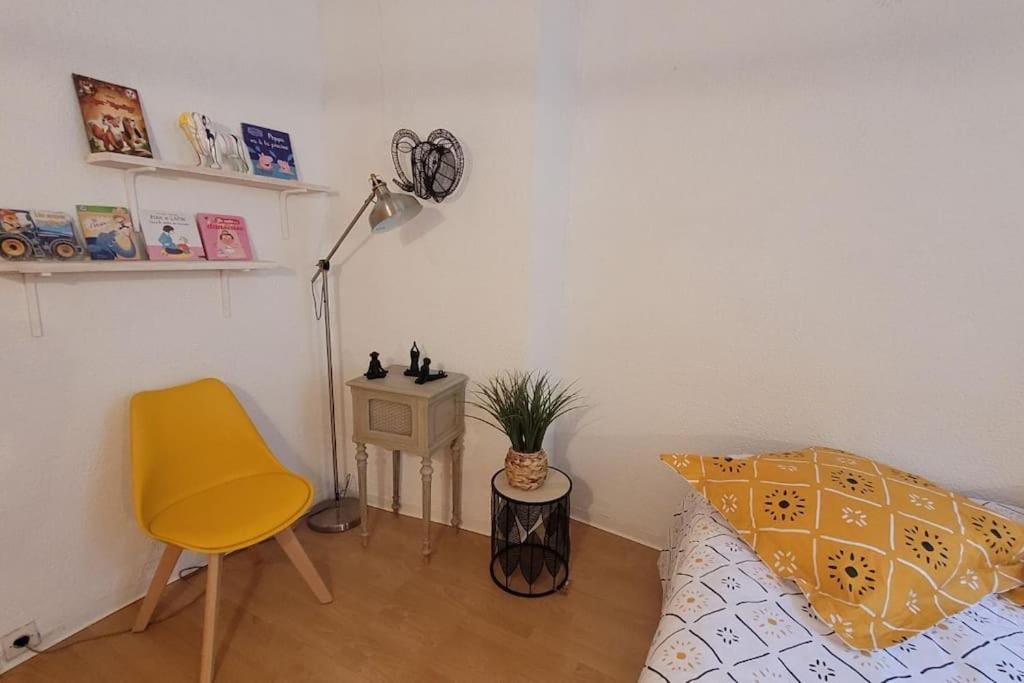 A 2 Pas Du Palais De Papes Apartment