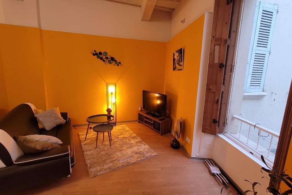 A 2 Pas Du Palais De Papes Appartement